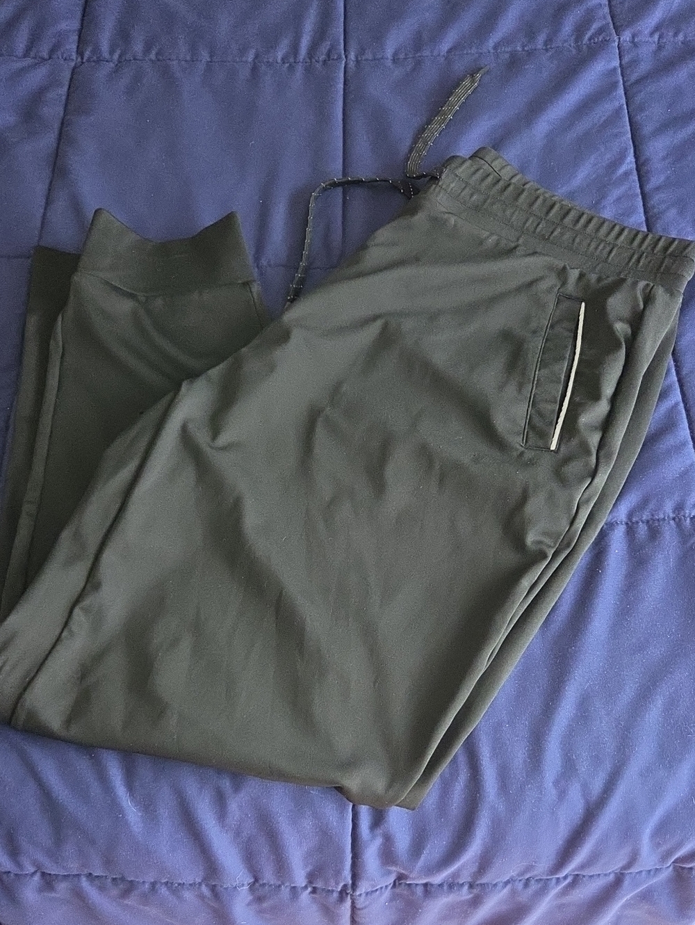 32 Degrees Black Men's Athletic Joggers with Zip Pocket